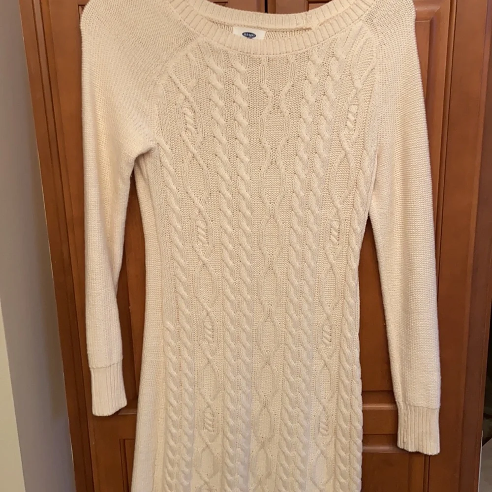 Cable knit sweater dress - Picture 2 of 4